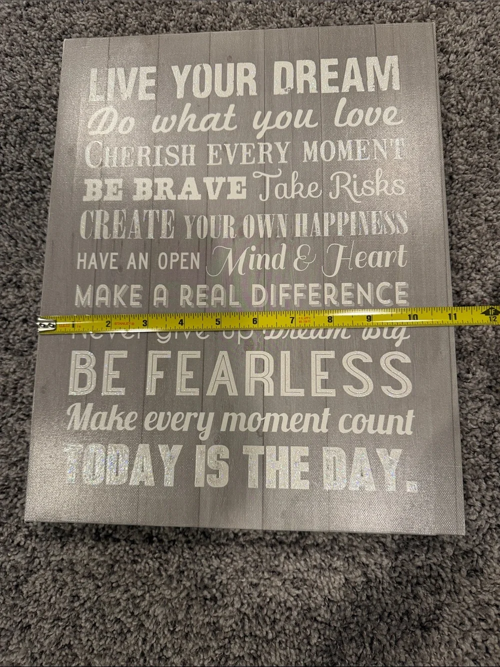 Inspirational 'Live Your Dream' Wall Sign - Gray & White